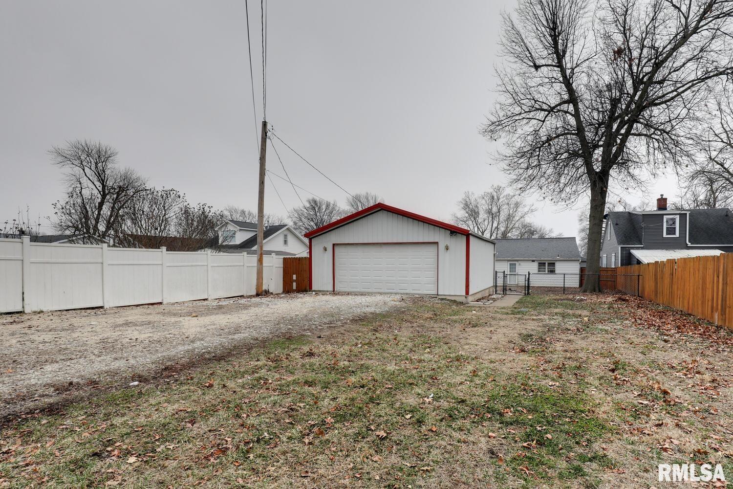 2219 Lind Street Quincy, IL 62301 - Photo 7 of 9