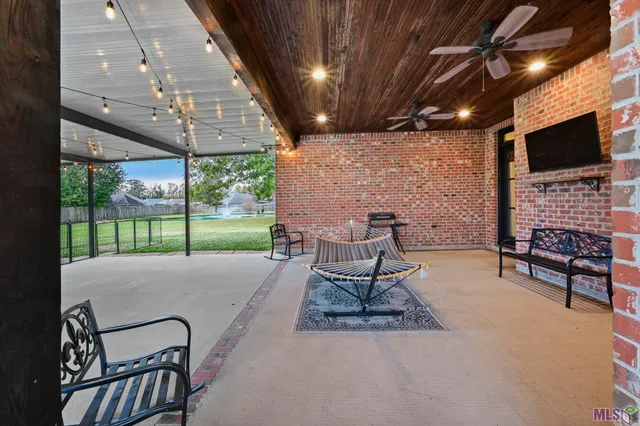 $646,000 | 42301 Devall Road, Prairieville, LA 70769