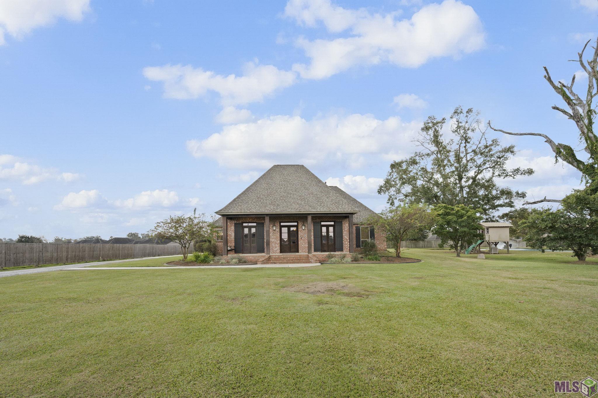 42301 Devall Road Prairieville, LA 70769 - Photo 2 of 17