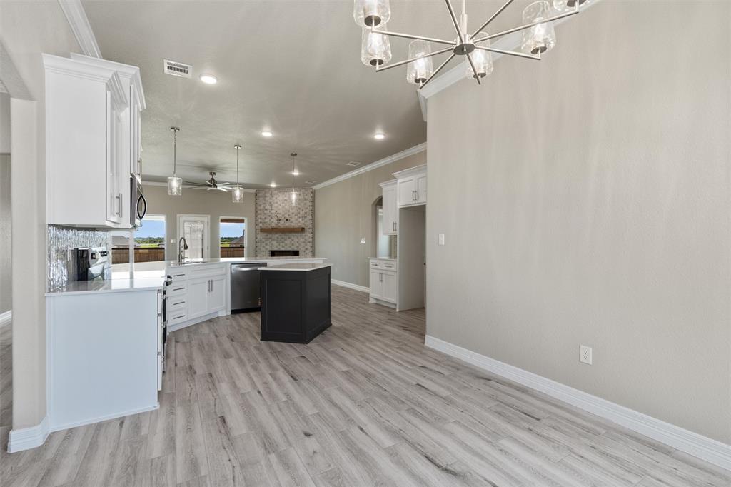 1341 Promised Land Road Hewitt, TX 76643 - Photo 6 of 29 Open-concept living space f