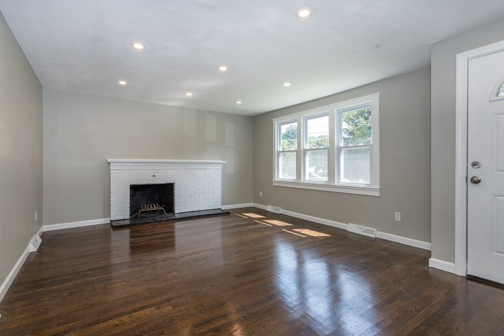 124 Dixon Road Brockton, MA 02302 - Photo 8 of 22