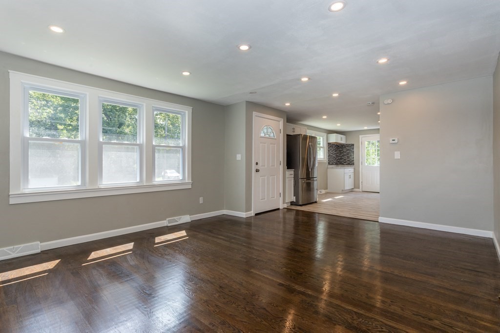 124 Dixon Road Brockton, MA 02302 - Photo 9 of 22