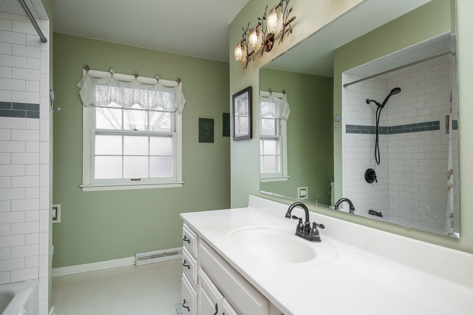 447 Tennyson Road Bartlett, IL 60103 - Photo 19 of 28