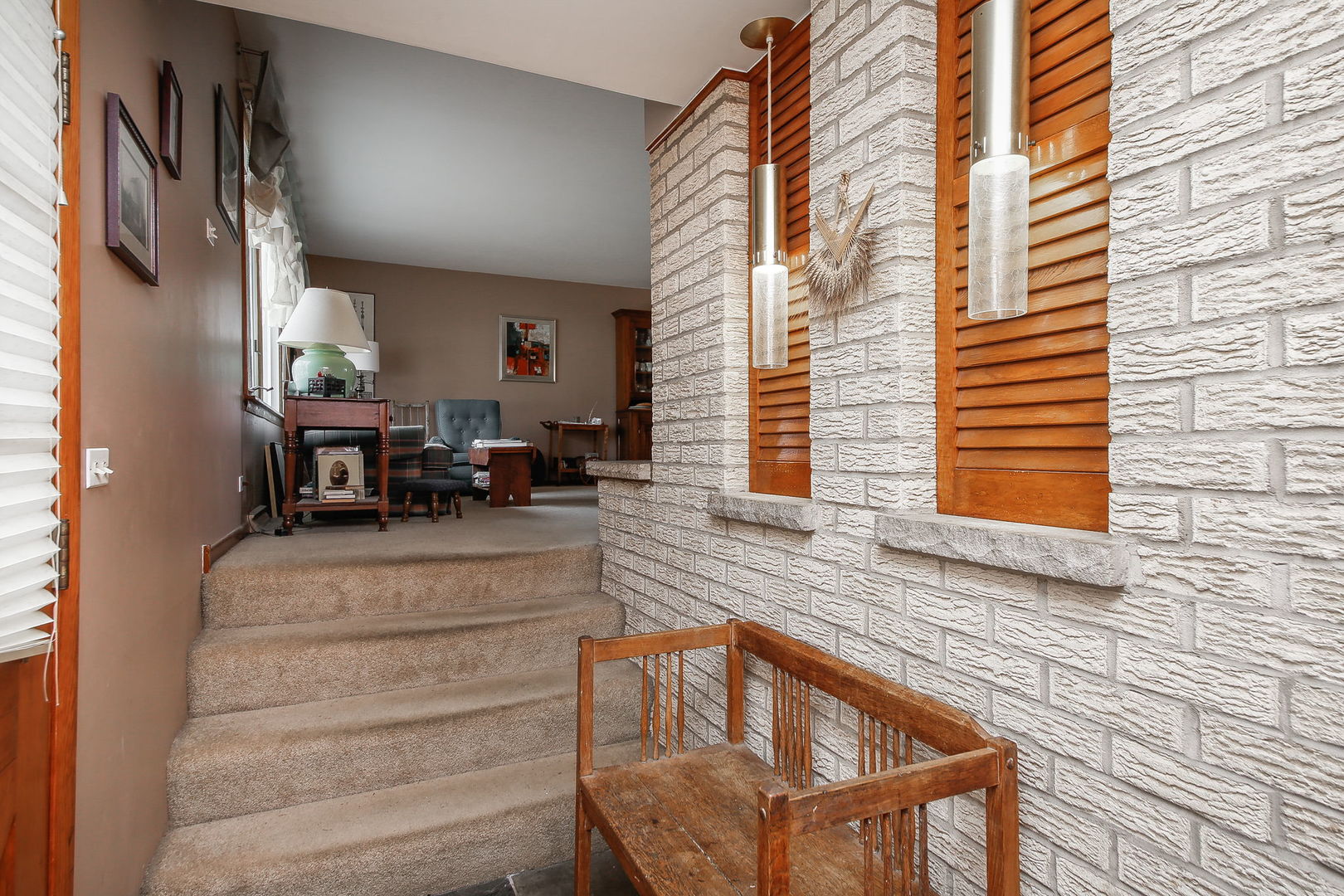 447 Tennyson Road Bartlett, IL 60103 - Photo 3 of 28