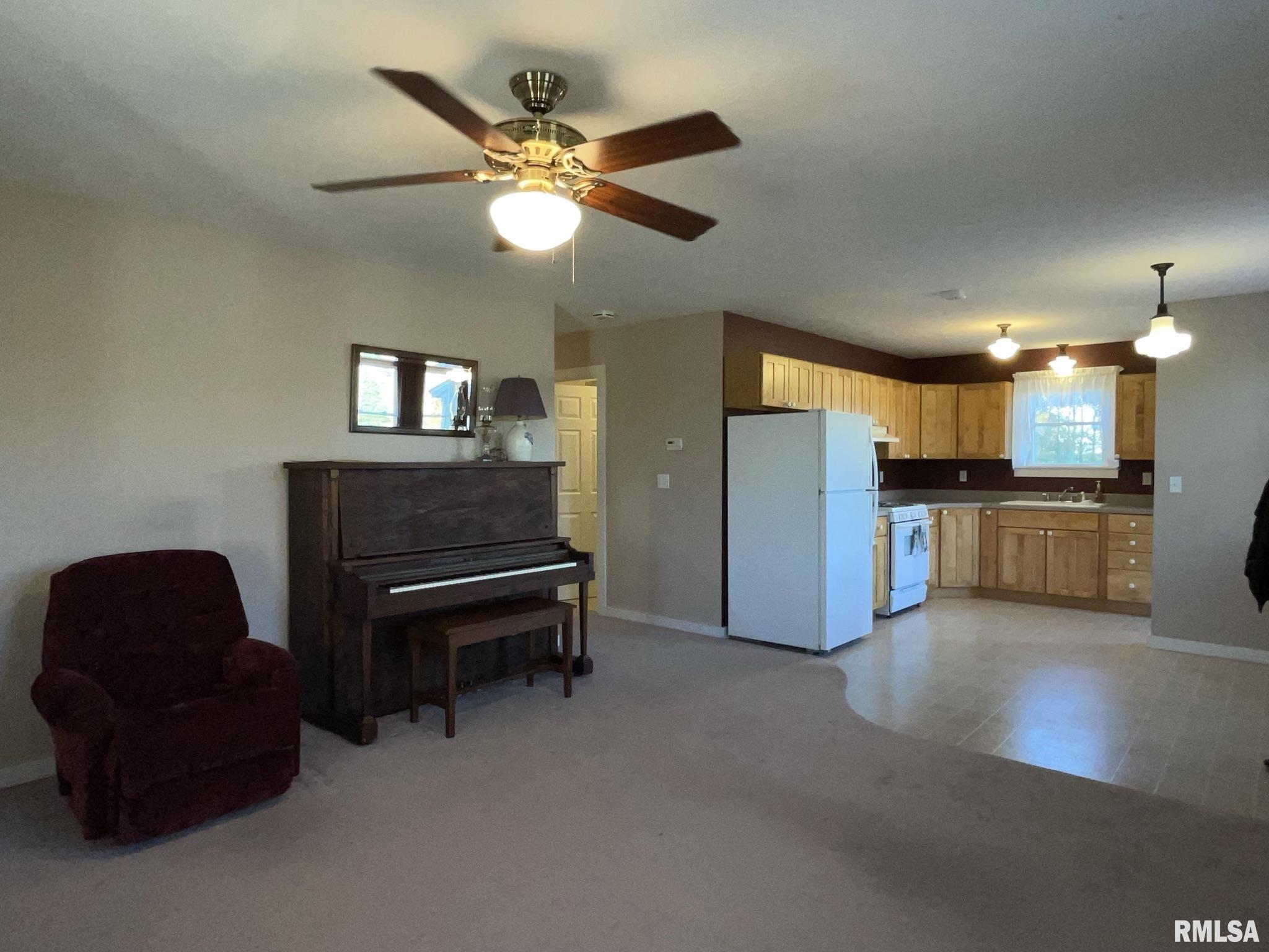 6133 Midway Road Metropolis, IL 62960 - Photo 5 of 41