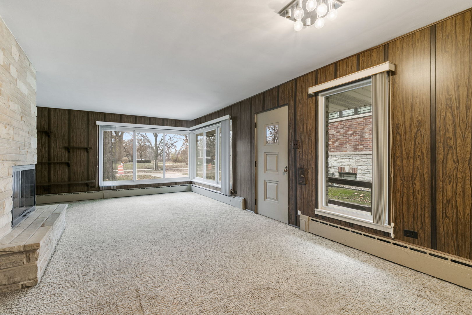172 Olmsted Road Riverside, IL 60546 - Photo 2 of 28