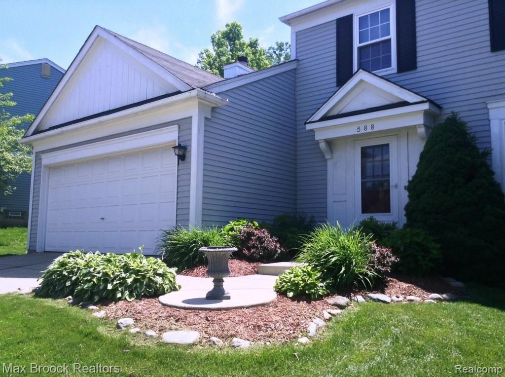 588 Bolinger Street Rochester Hills, MI 48307 - Photo 3 of 39