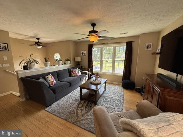 780 Lower Valley Road Strasburg, VA 22657 - Photo 7 of 21 Living Room