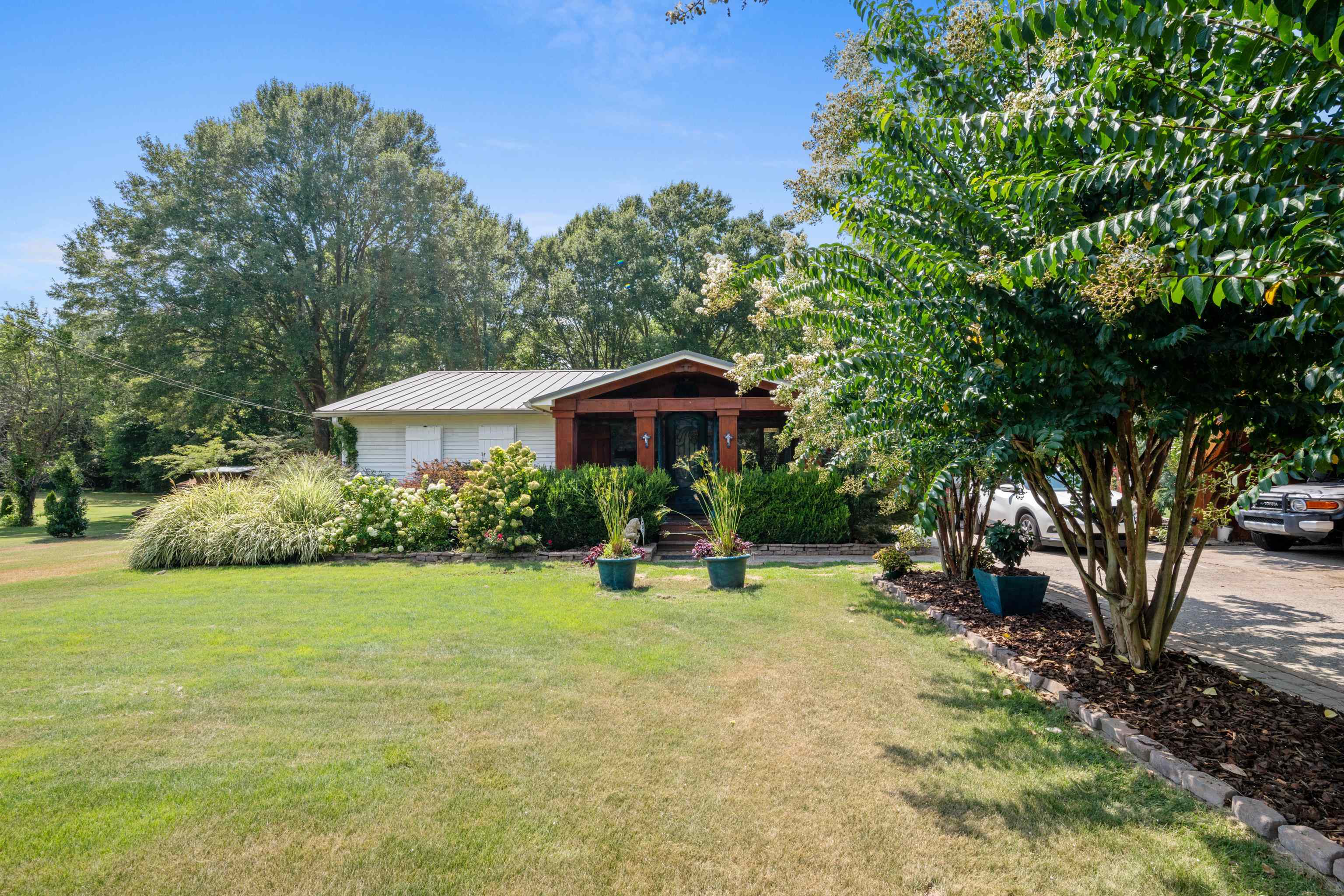 5921 Benjestown Road Memphis, TN 38127 - Photo 6 of 36 Gallery Image 6