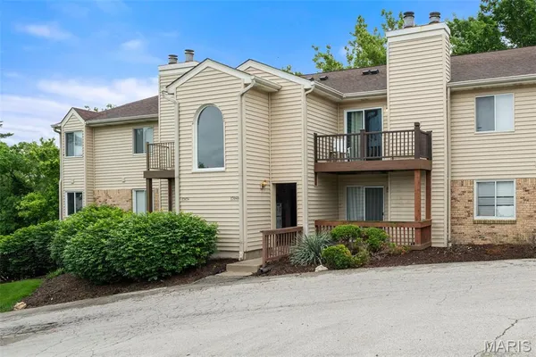 $155,000 | 17078 Sandalwood Creek Drive, Unit B, Wildwood, MO 63038