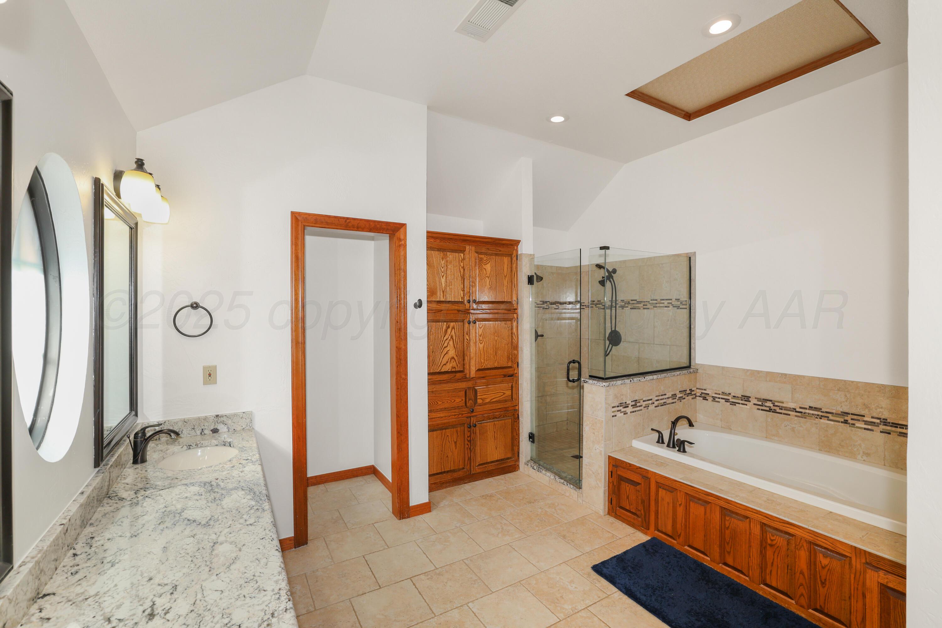 8107 Progress Drive Amarillo, TX 79119 - Photo 12 of 28 12-Primary Bath