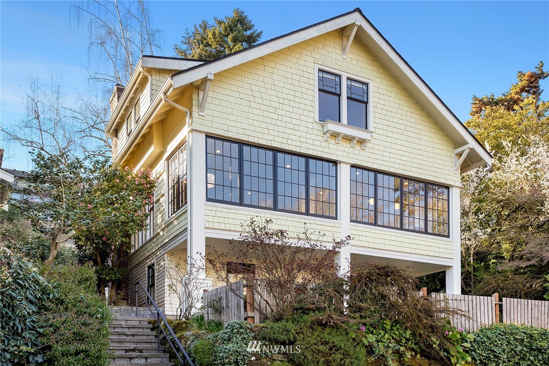 936 36th Avenue Seattle, WA 98122 - Photo 1 of 32