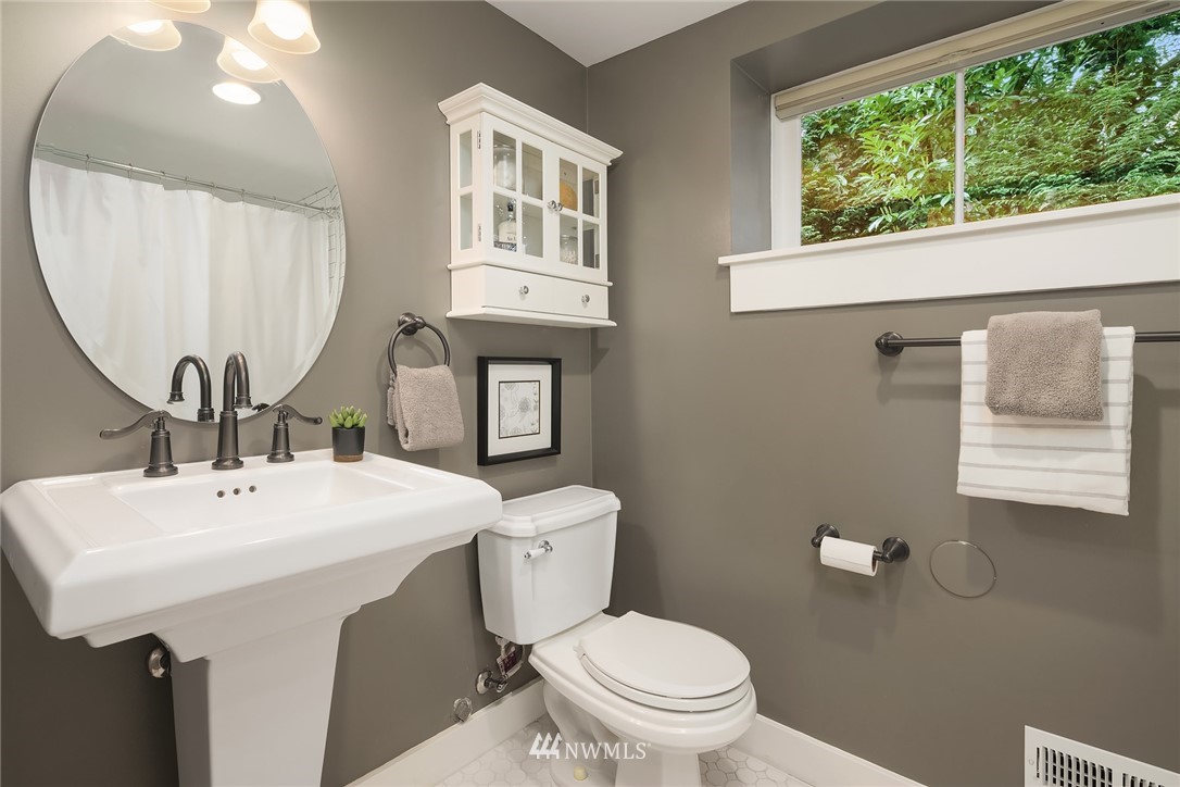 936 36th Avenue Seattle, WA 98122 - Photo 24 of 32