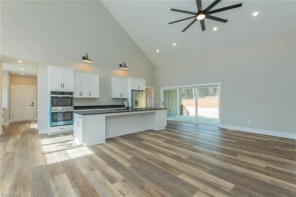 $575,000 | 1314 Riverside Drive, Lexington, NC 27292