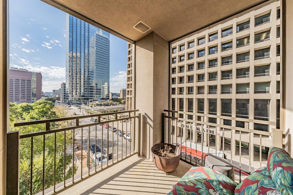 1200 Main Street, Unit 306 Dallas, TX 75202 - Photo 29 of 35 a view of balcony with a potted plant