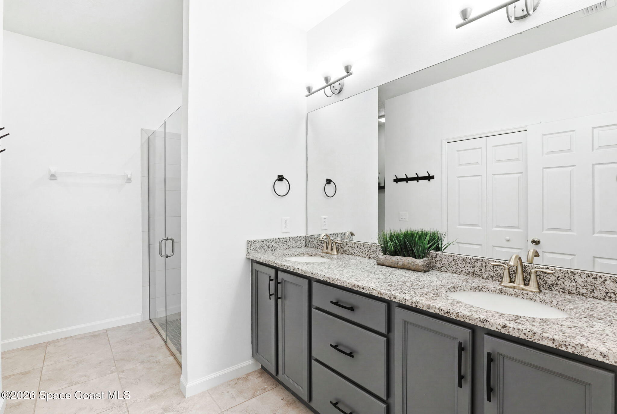 712 Duncan Road Southeast Palm Bay, FL 32909 - Photo 25 of 33 Primary Bathroom