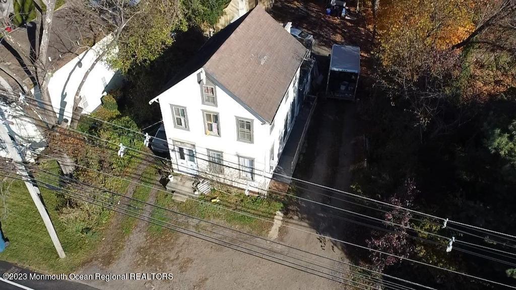 828 Adelphia Road Freehold, NJ 07728 - Photo 2 of 5 99f6f5e2-1be8-4fc2-b012-c6a23323bcad