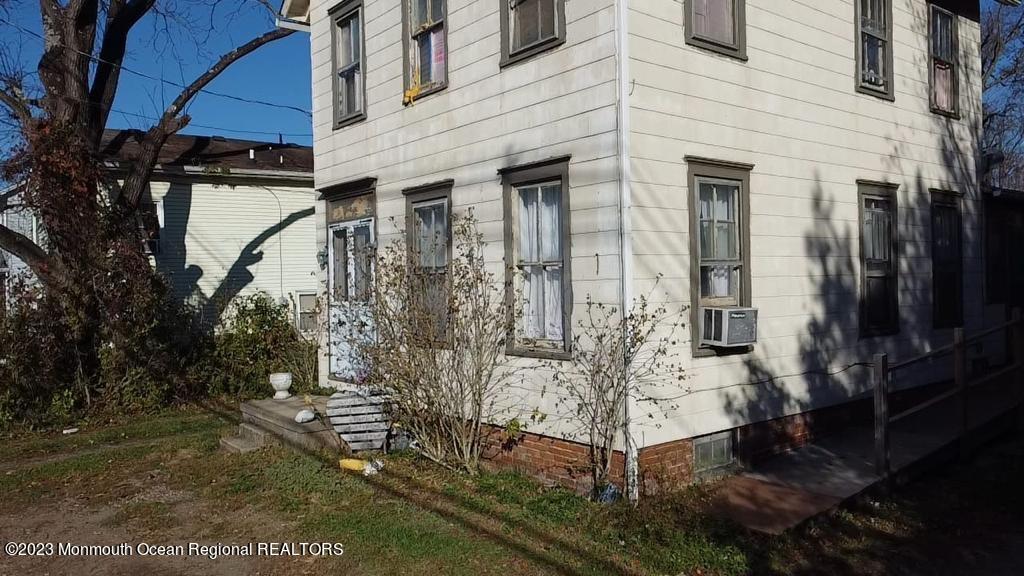 828 Adelphia Road Freehold, NJ 07728 - Photo 3 of 5 5678a083-f8d8-401c-b47a-5ee4ecaf51c7