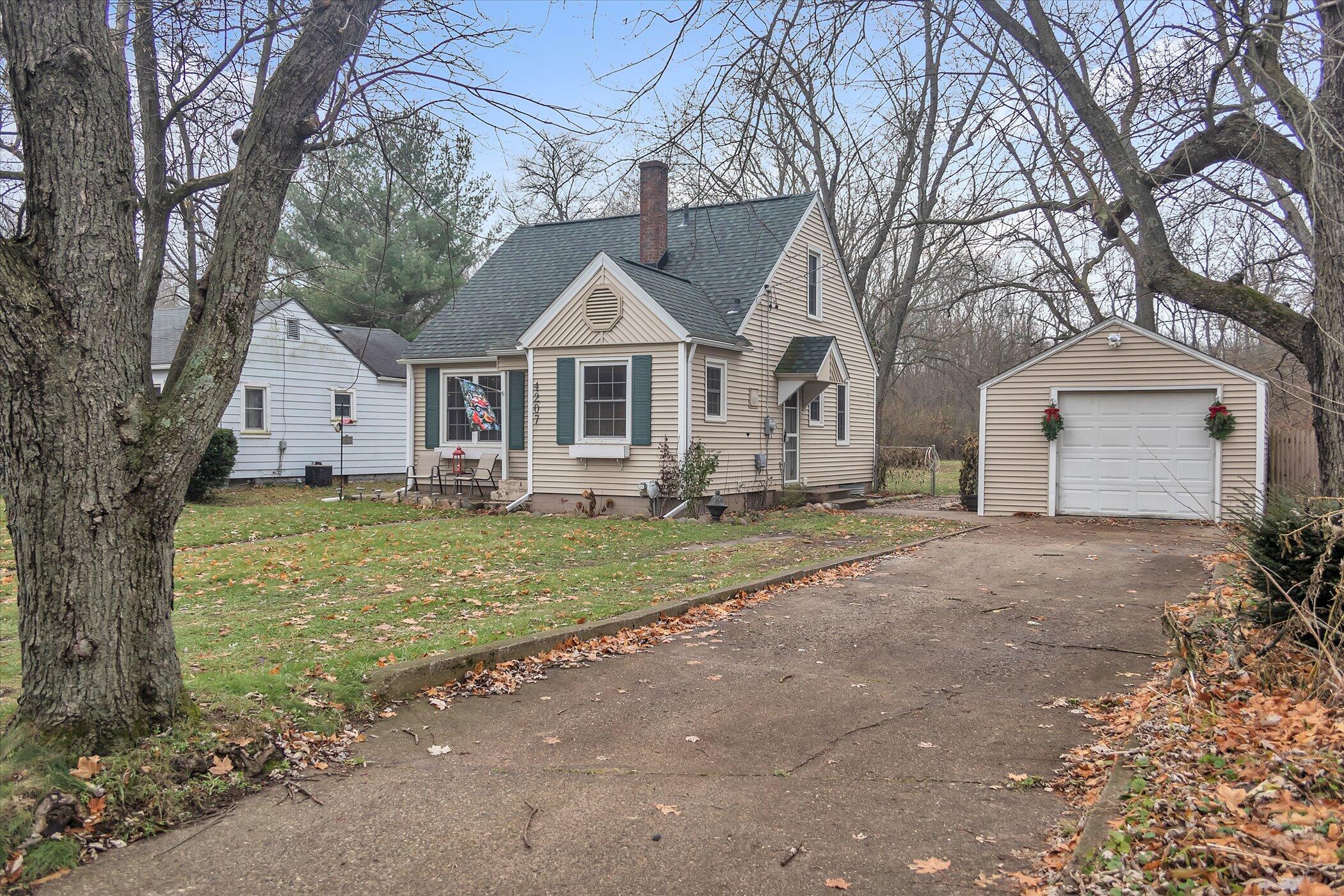4207 Mt Olivet Road Kalamazoo, MI 49004 - Photo 4 of 30 04-4207-Mt-Olivet-WindowStill-Real-Estat