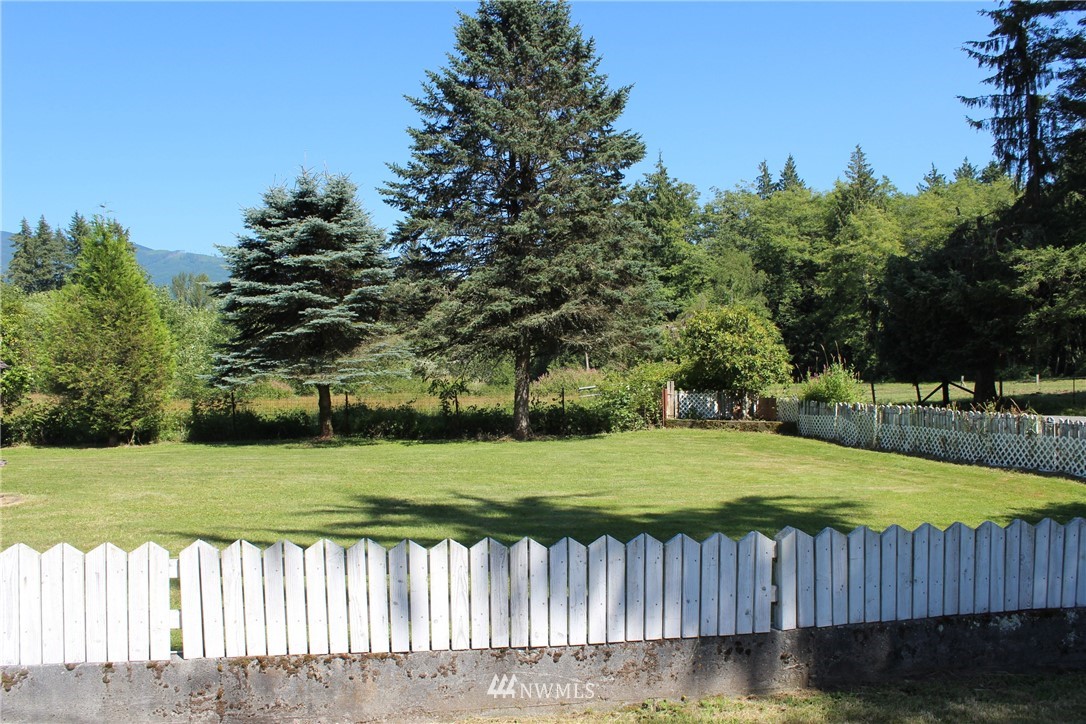 22269 Grip Road Sedro-Woolley, WA 98284 - Photo 3 of 12 Gallery Image 3