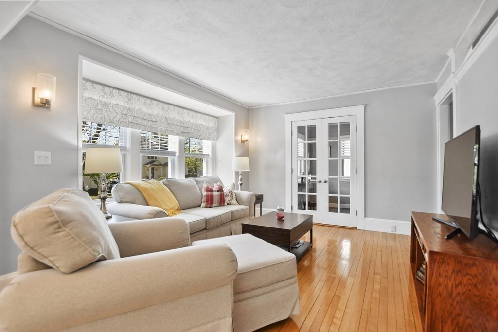 54 Jackson Road Medford, MA 02155 - Photo 8 of 37