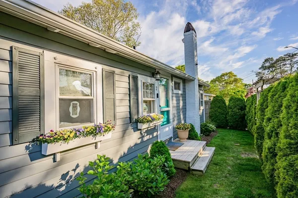 $436,900 | 2 Eddy Street, Wareham, MA 02532