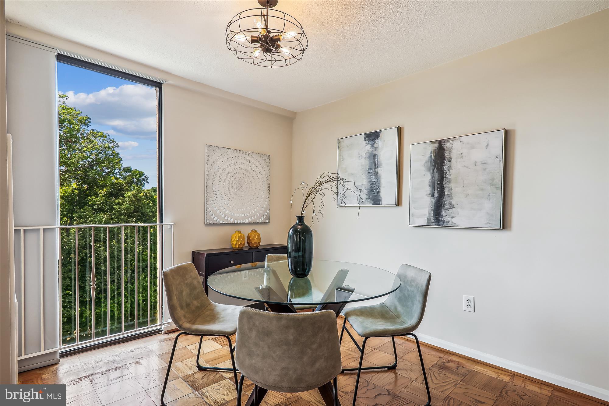 2100 Washington Avenue, Unit 8D Silver Spring, MD 20910 - Photo 6 of 35 Dining area