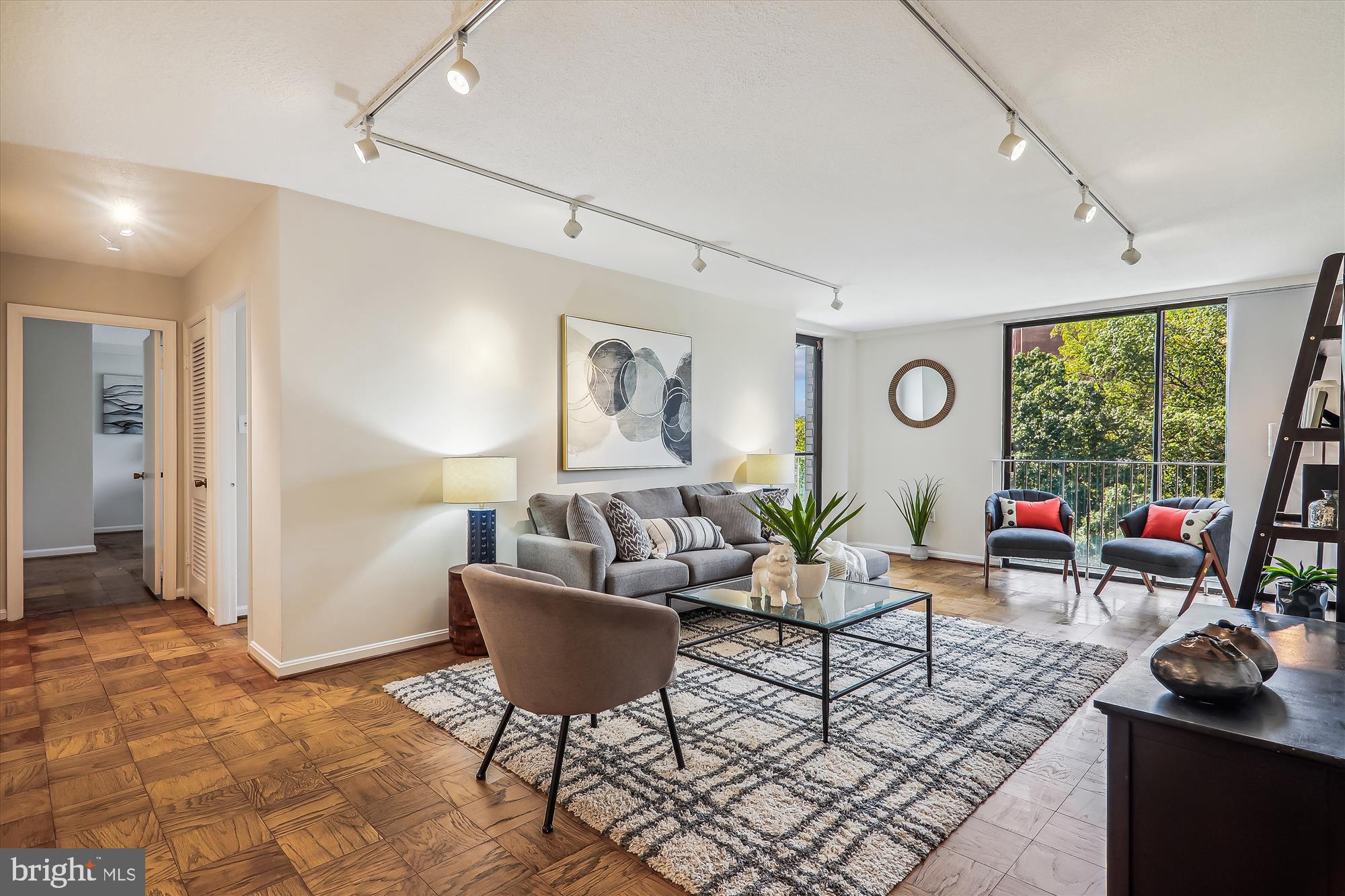 2100 Washington Avenue, Unit 8D Silver Spring, MD 20910 - Photo 8 of 35 Living area