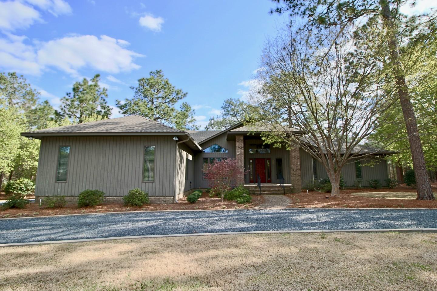 30 Oak Meadow Road Pinehurst, NC 28374 - Photo 2 of 27 15536470466958