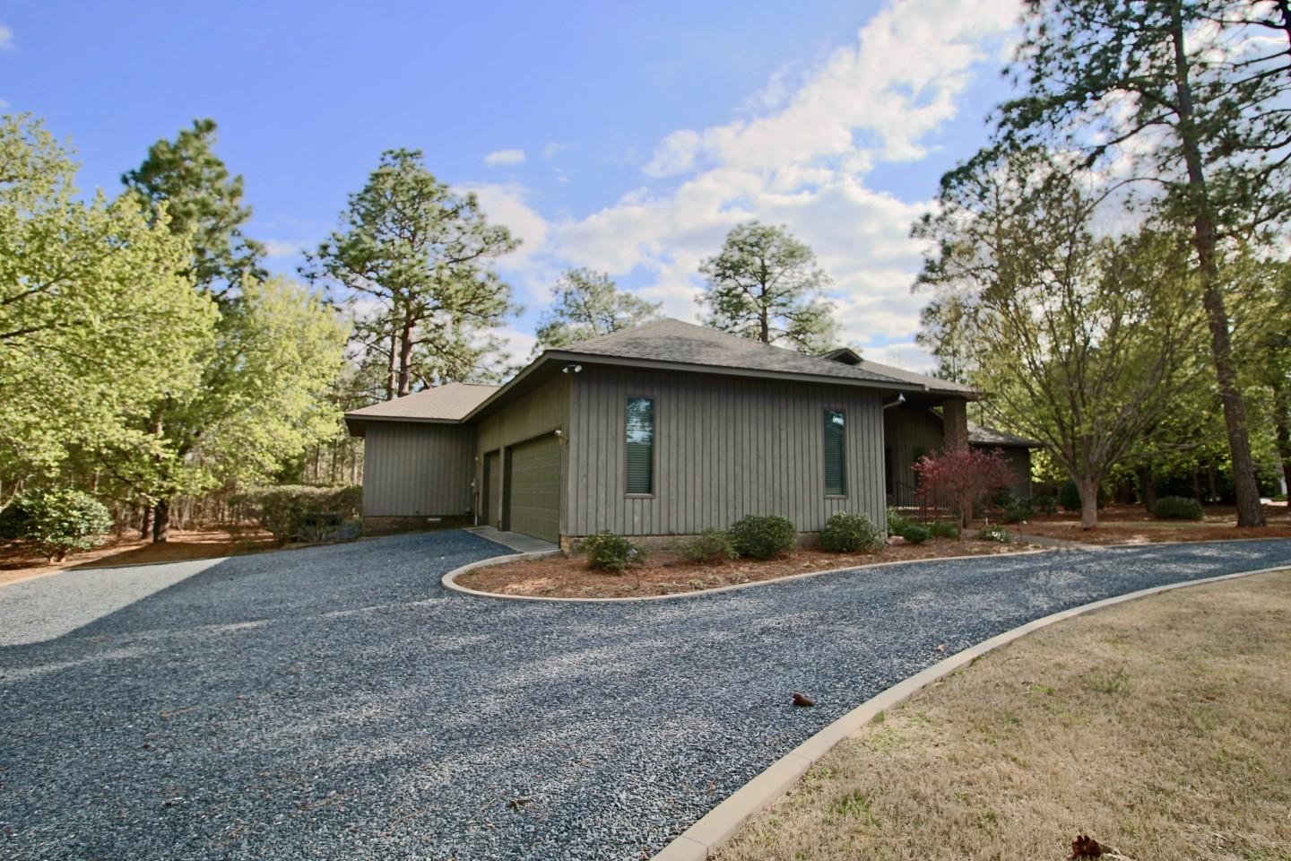 30 Oak Meadow Road Pinehurst, NC 28374 - Photo 3 of 27 15536470101821