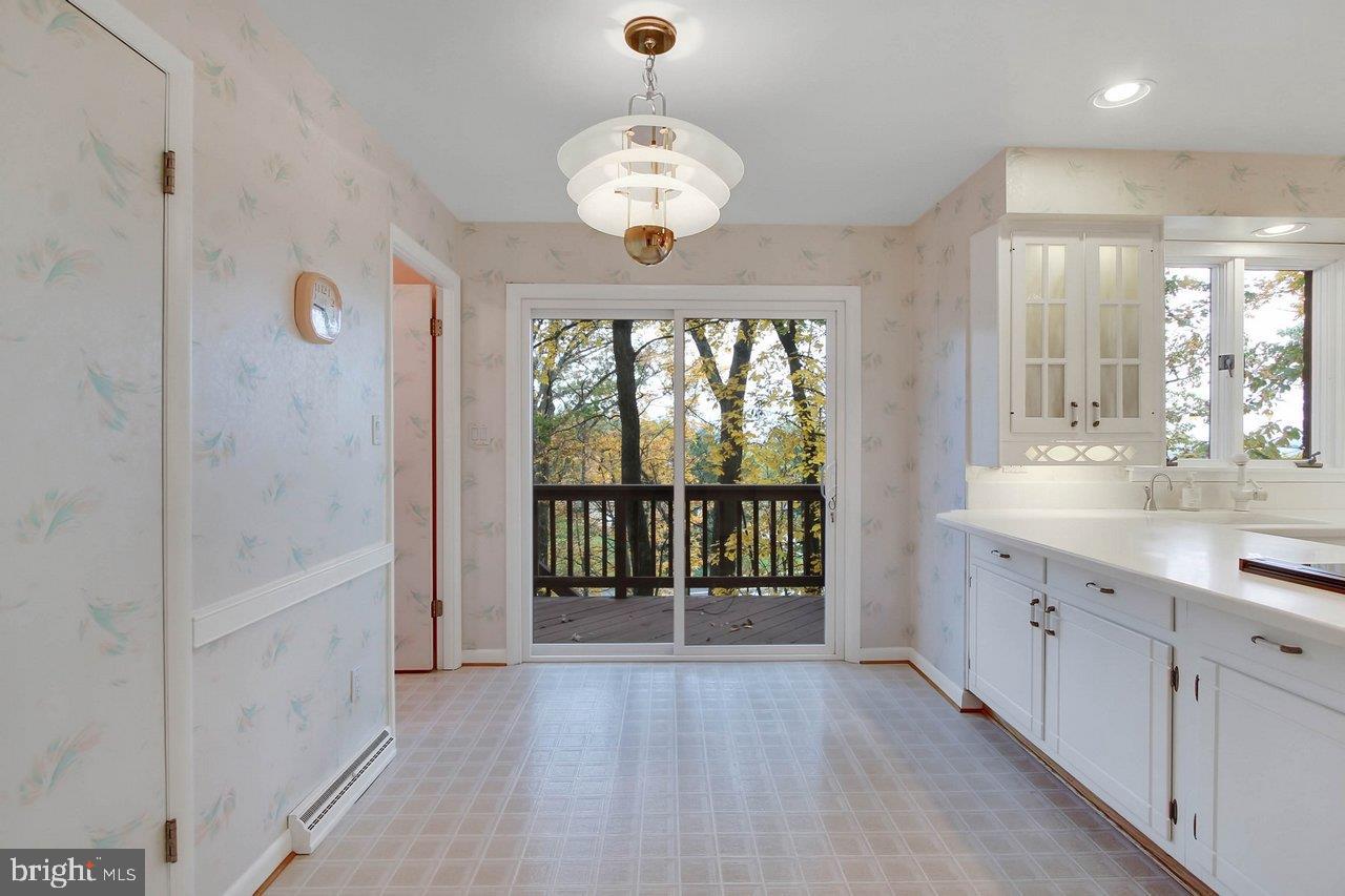 538 Maywood Road York, PA 17402 - Photo 7 of 25 Gallery Image 7