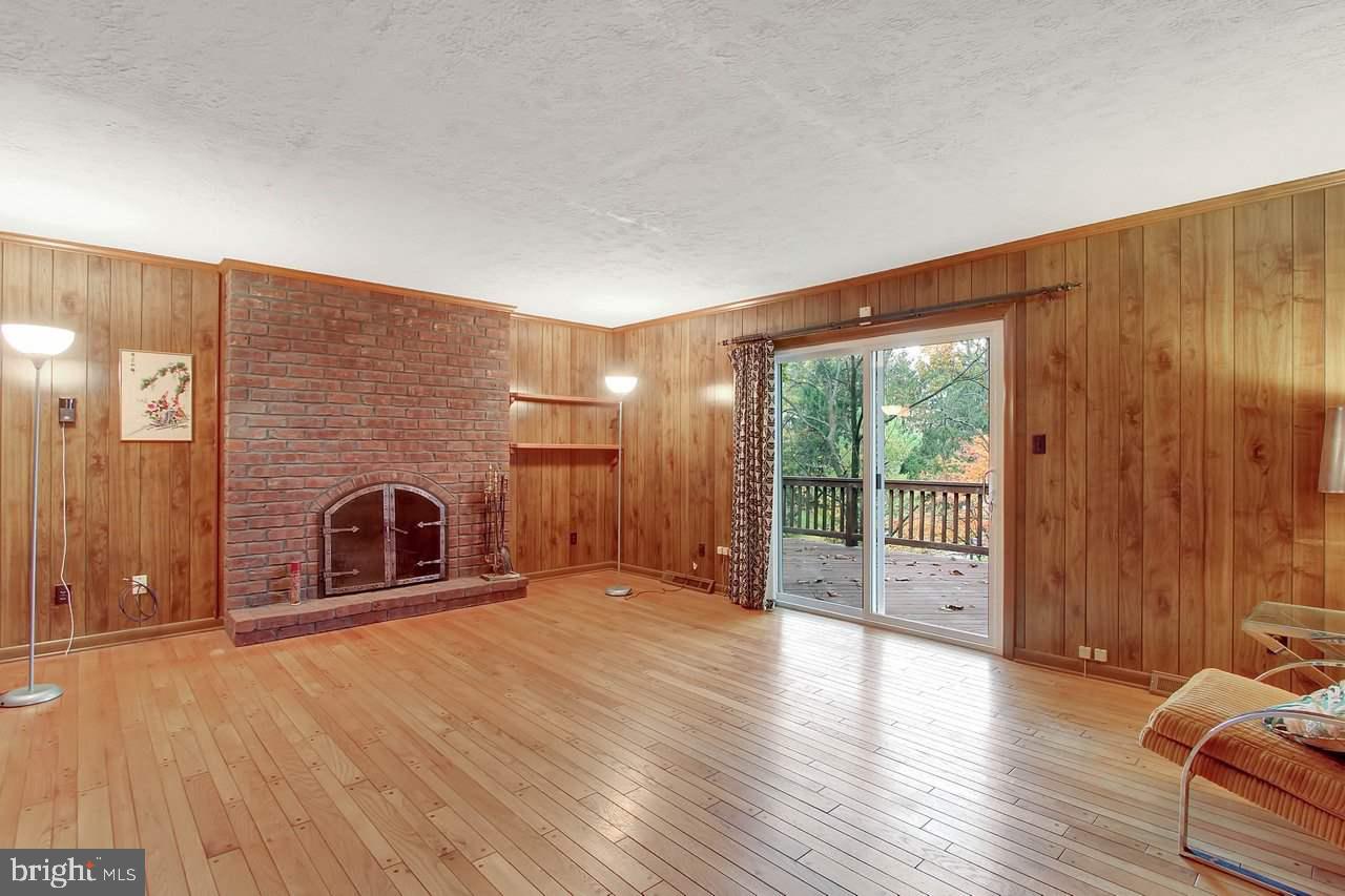 538 Maywood Road York, PA 17402 - Photo 9 of 25 Gallery Image 9