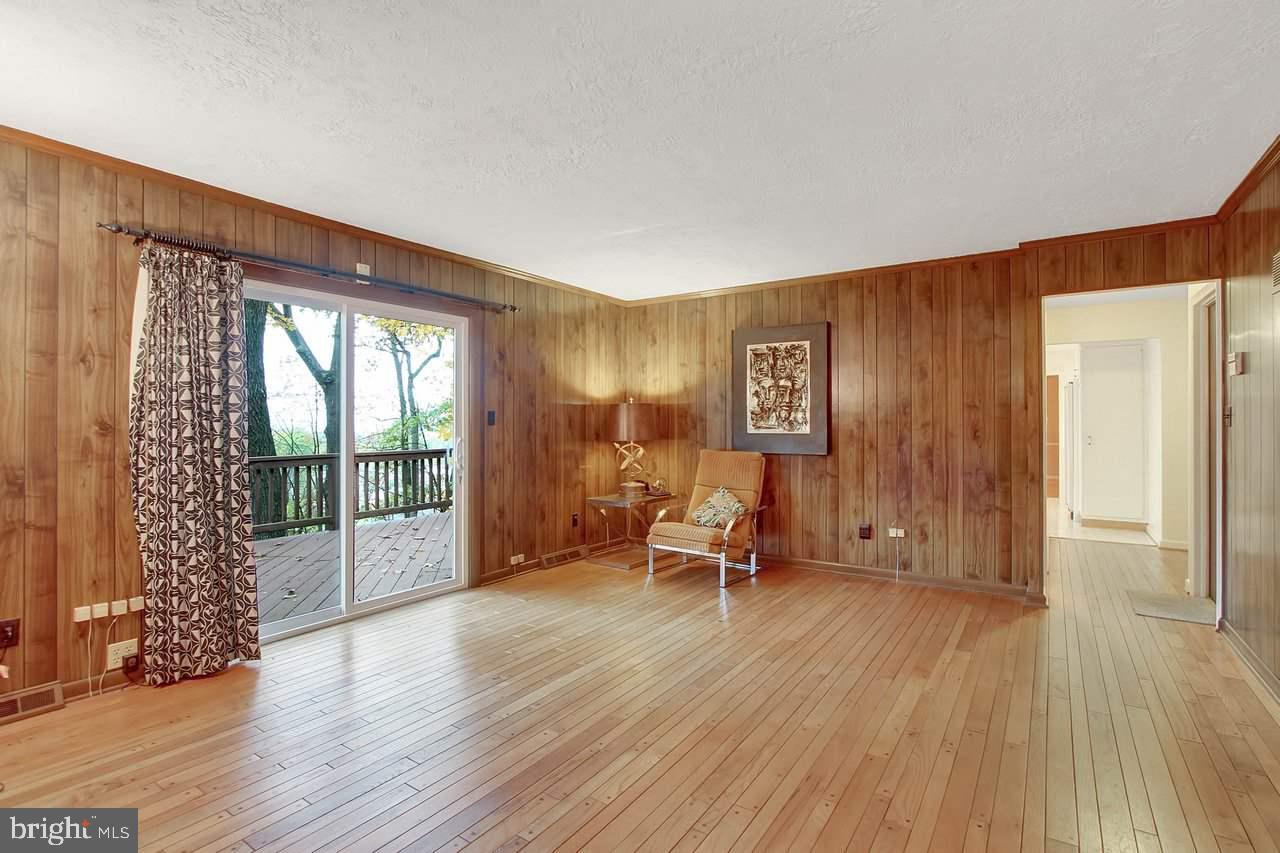 538 Maywood Road York, PA 17402 - Photo 10 of 25 Gallery Image 10