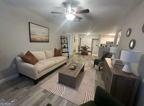$1,576 | 91 Somerset Club Drive Southeast, Unit 304, Cartersville, GA 30121