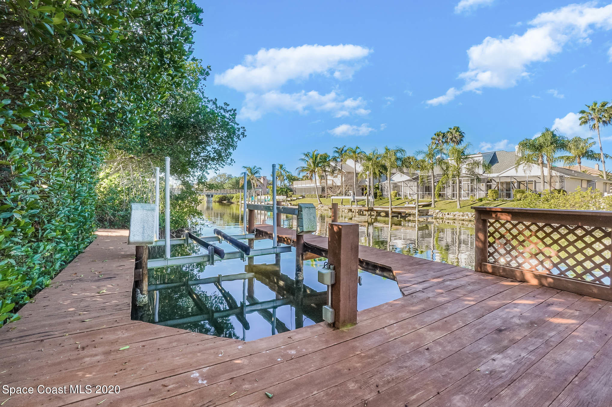 457 Turtle Circle Satellite Beach, FL 32937 - Photo 5 of 70 6000 lb Boat lift