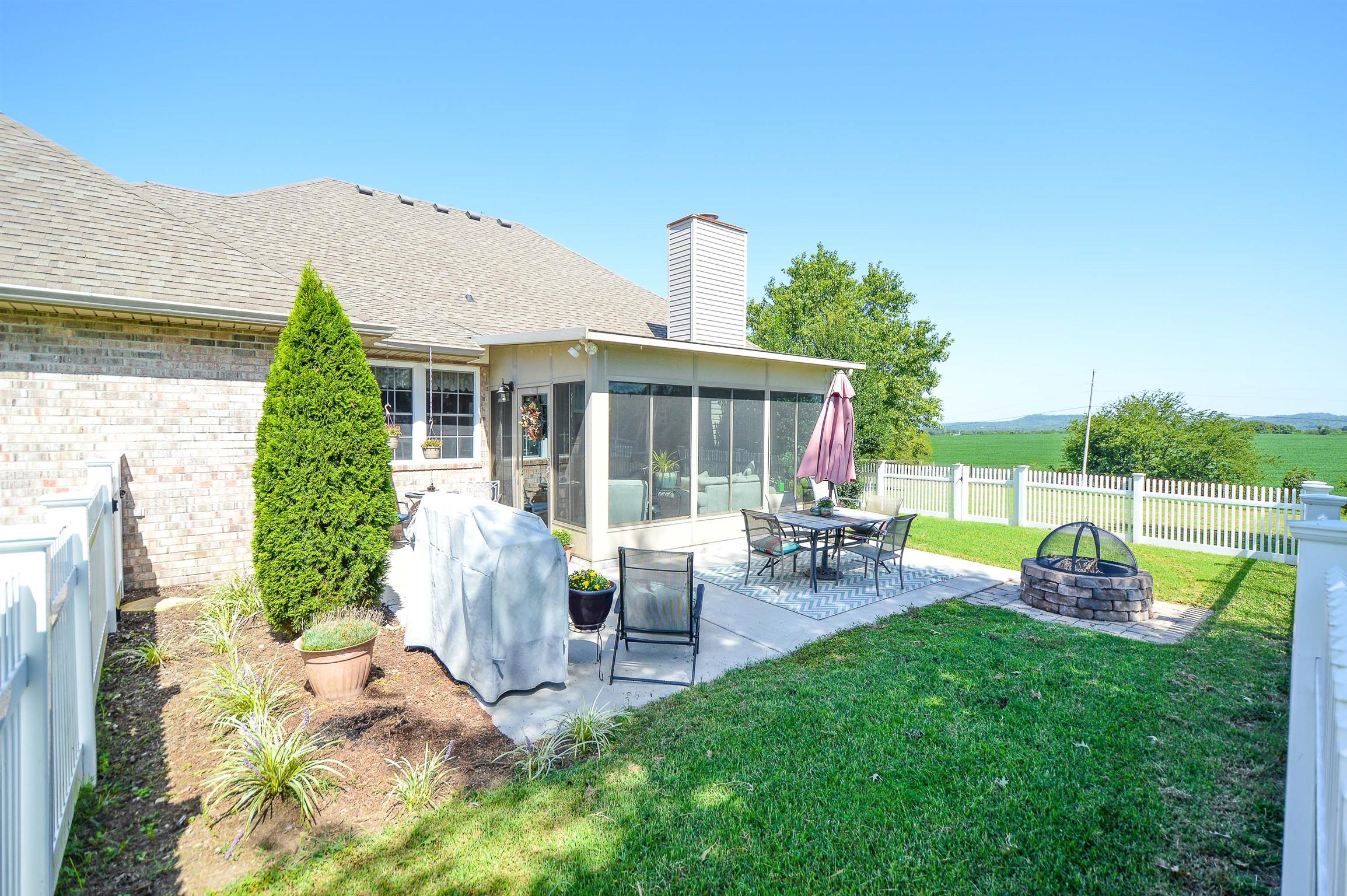 446 Rock Springs Road Castalian Springs, TN 37031 - Photo 4 of 25 Gallery Image 4