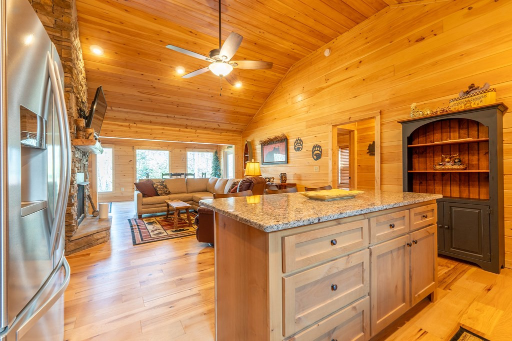 101 Abbygale Road Murphy, NC 28906 - Photo 5 of 44 Custom Kitchen Island