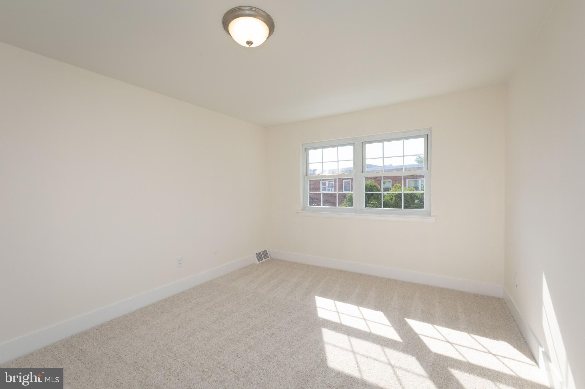 12445 Sweet Briar Road Philadelphia, PA 19154 - Photo 11 of 18