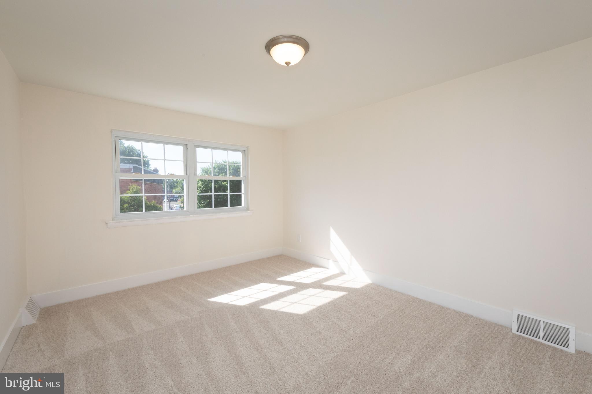 12445 Sweet Briar Road Philadelphia, PA 19154 - Photo 13 of 18