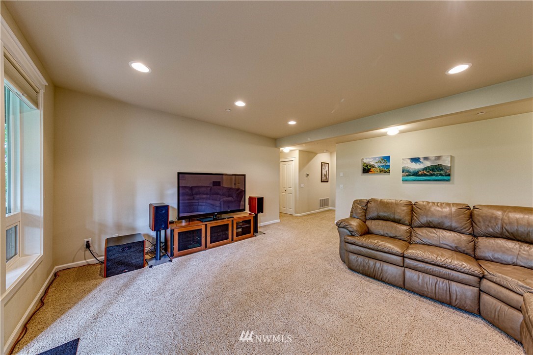 17409 102nd Avenue Northeast Bothell, WA 98011 - Photo 28 of 38 Gallery Image 28