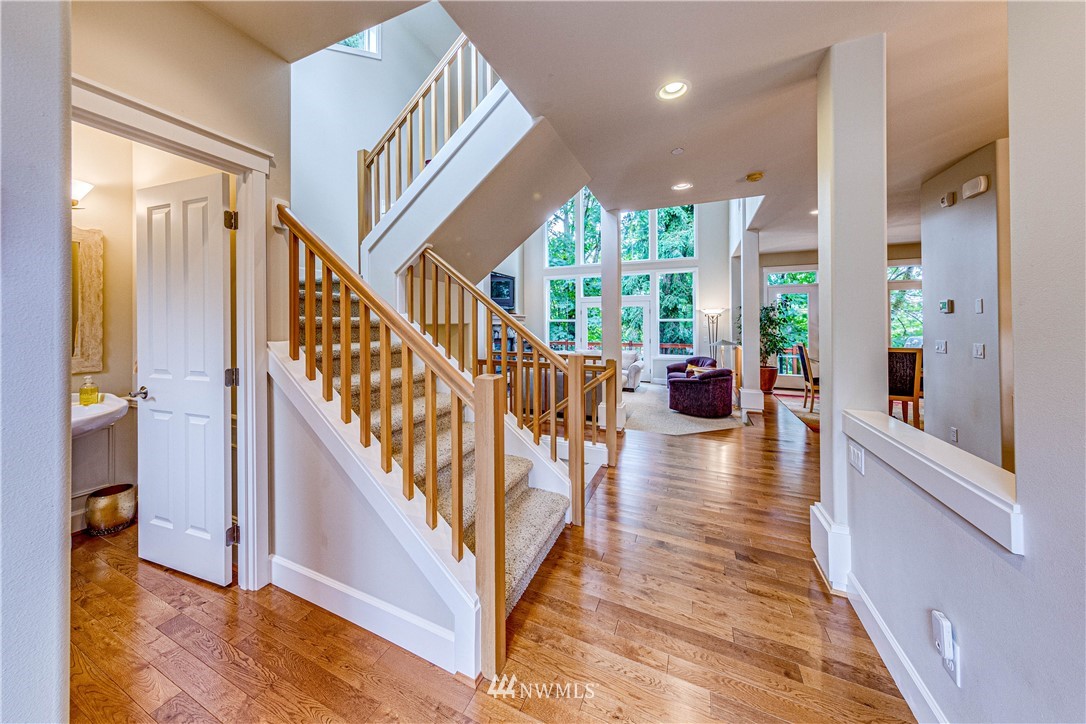 17409 102nd Avenue Northeast Bothell, WA 98011 - Photo 4 of 38 Gallery Image 4