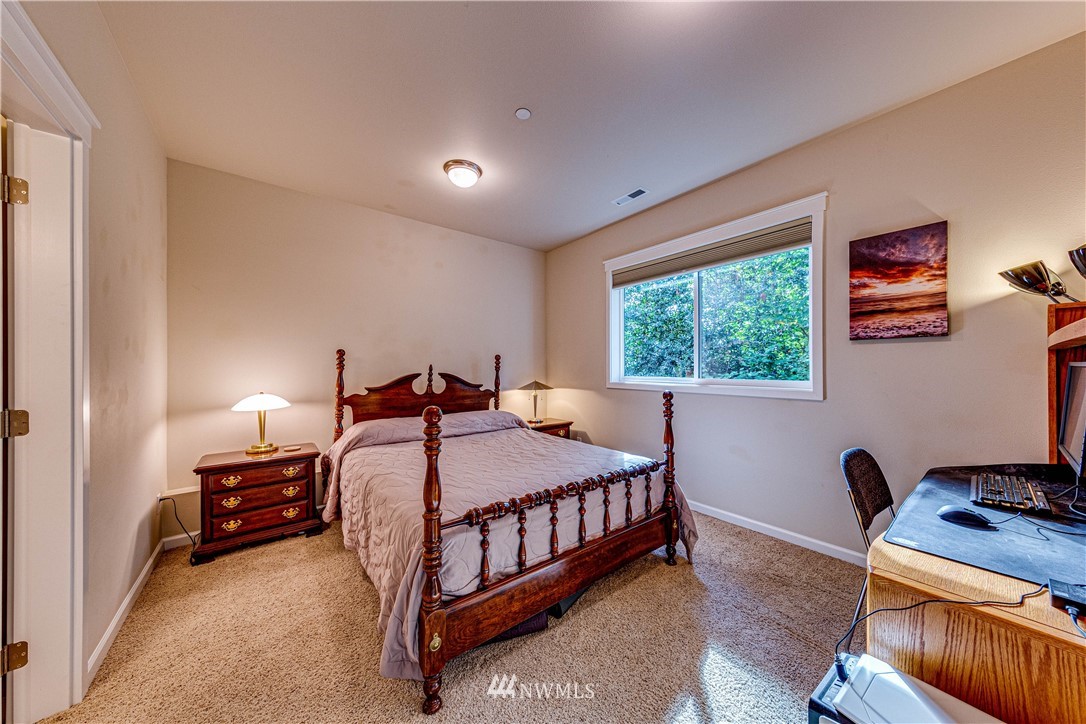 17409 102nd Avenue Northeast Bothell, WA 98011 - Photo 32 of 38 Gallery Image 32