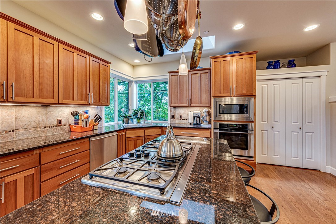 17409 102nd Avenue Northeast Bothell, WA 98011 - Photo 10 of 38 Gallery Image 10