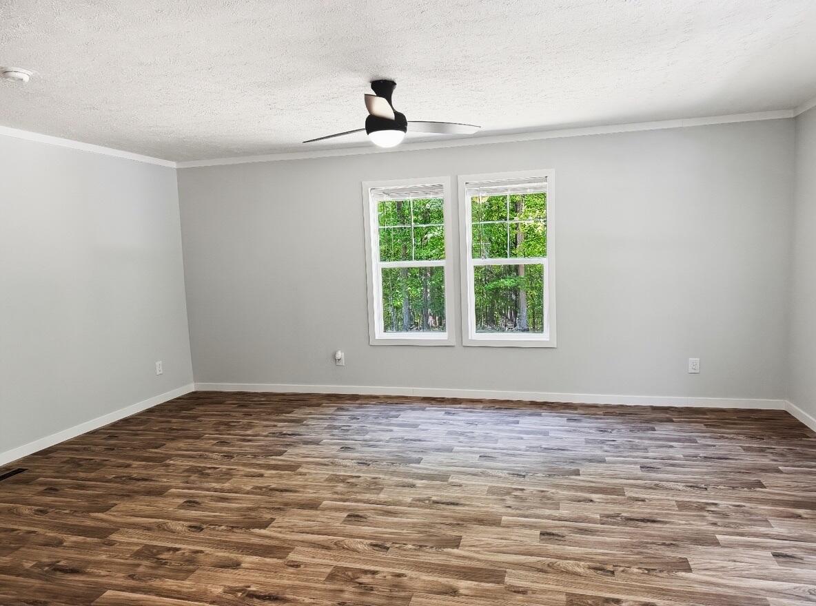 106 Ridgemont Court Thaxton, VA 24174 - Photo 10 of 51 Living Room
