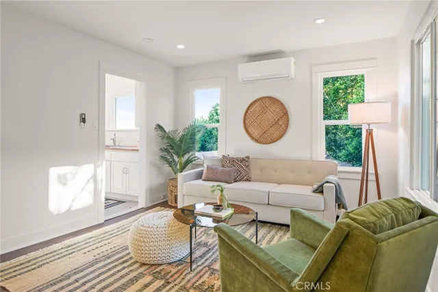 $3,950 | 3908 Edison Walk, Los Angeles, CA 90032