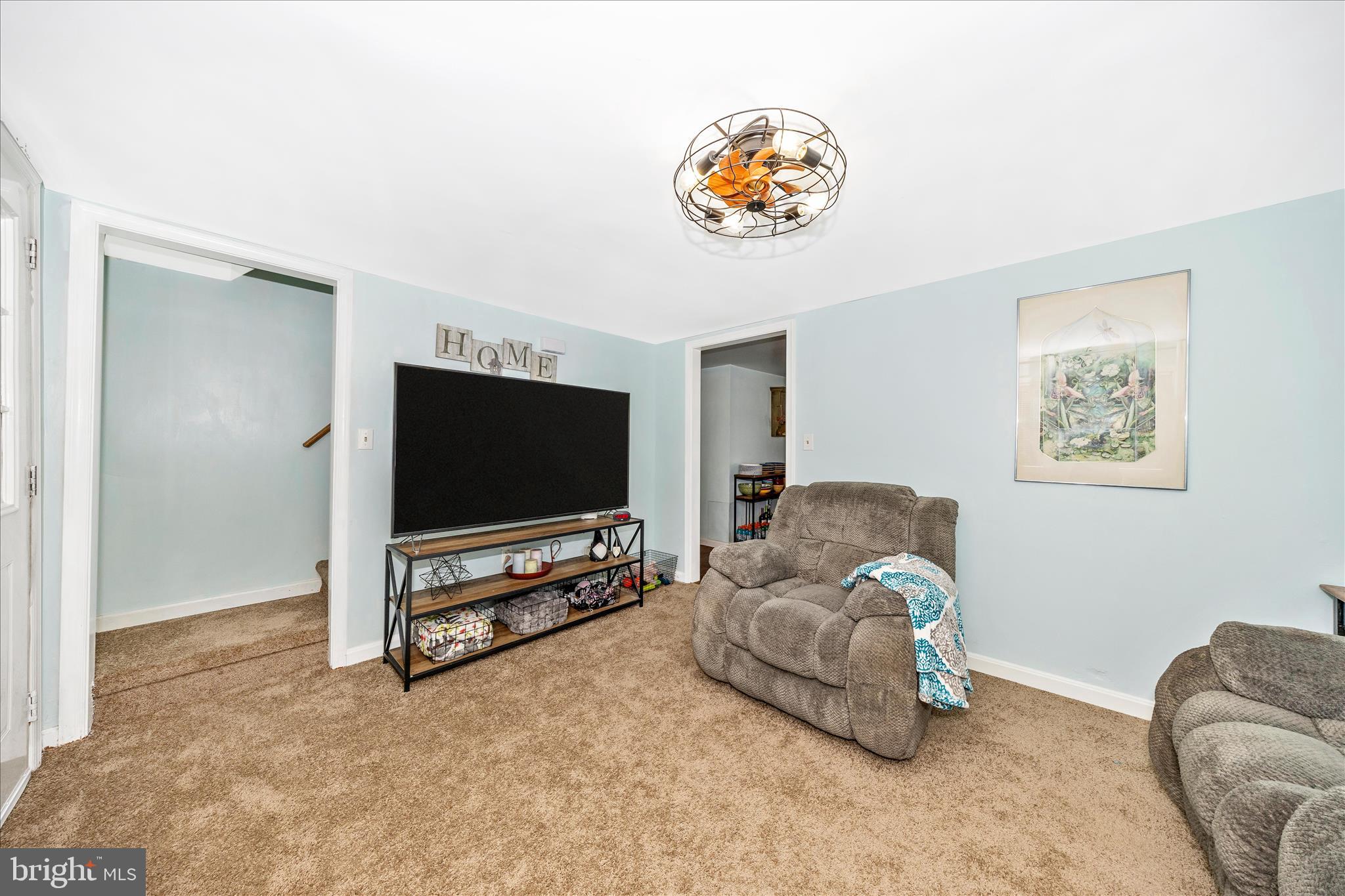 5618 Bartonsville Road Frederick, MD 21704 - Photo 7 of 53 Living Room