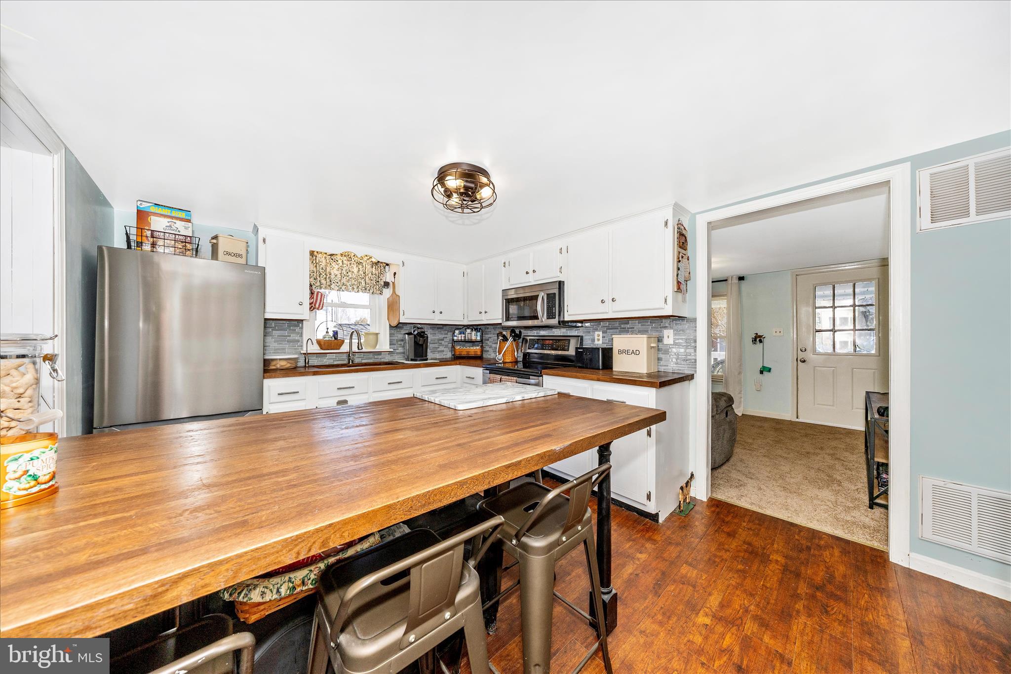 5618 Bartonsville Road Frederick, MD 21704 - Photo 9 of 53 Dining Room & Kitchen
