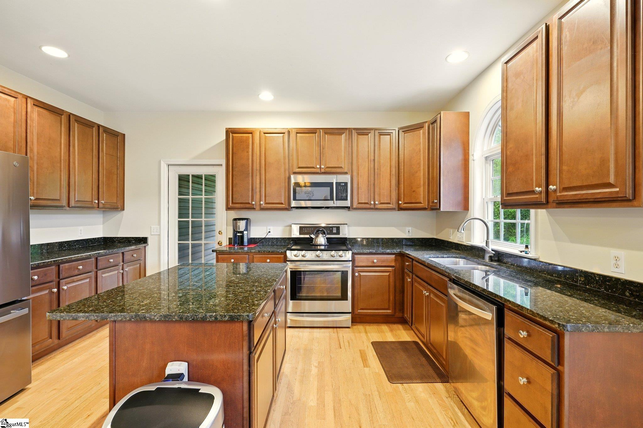 108 Myrtle Way Greer, SC 29650 - Photo 14 of 42 Gallery Image 14
