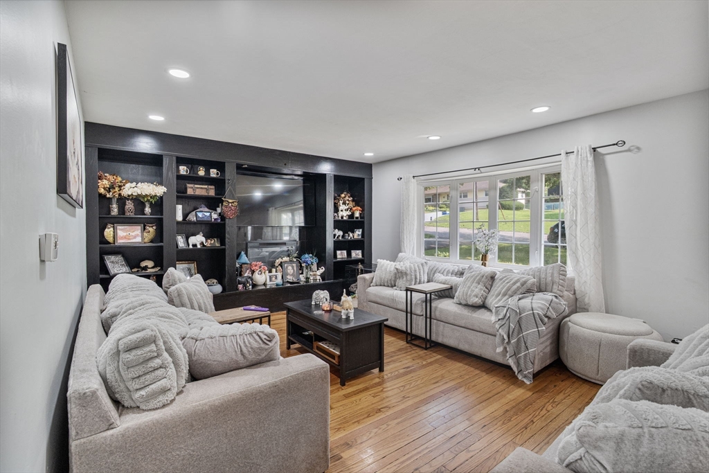 281 Newton Road Springfield, MA 01118 - Photo 6 of 42 Gallery Image 6