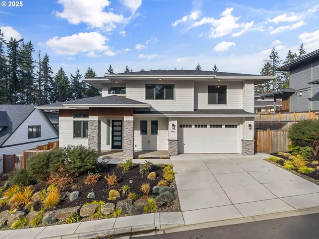 $995,000 | 2051 Majestic Place, Eugene, OR 97403
